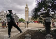 Над 400 лица от лондонския криминален контингент са в затвора след мащабна полицейска акция