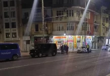 Две патрулки и криминалисти заклещиха сливенската G класа на бул.“Христо Ботев“ в Бургас