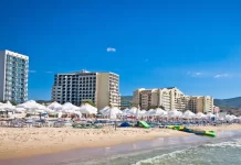 Летният сезон стартира с недостиг на 70 000 работници