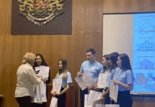 Ученици от Строителната гимназия в Бургас спечелиха 1 място в архитектурен конкурс