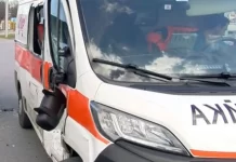 „Рено“ потегли на заден ход, притисна в стена поморийка