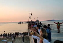 Стотици посрещнаха Джулай Морнинг на плажа в Бургас