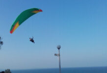 Парапланерист направи опасно приземяване на Северния плаж в Бургас