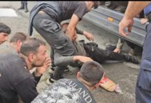 Служители на бензиностанция задържаха автобус с мигранти край Бургас, полицията провежда разпити