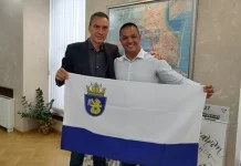 Кметът на Бургас защити плувеца Цанко Цанков след скандала с изтритите му рекорди