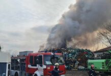 Подробности за пожара в склада край „Меден рудник“