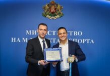 Министърът на спорта поздрави Цанко Цанков за трите златни медала в Световната купа по зимно плуване