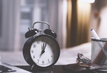 ПРЕМИНАВАМЕ КЪМ ЛЯТНОТО ЧАСОВО ВРЕМЕ В ПОСЛЕДНАТА СЪБОТА НА МАРТ