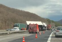 Катастрофа с тир затруднява движението по автомагистрала „Тракия“