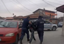 Четирима криминално проявени задържани при операция в Бургас