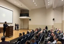 Венелин Филипов награди рефера Станимир Илков за 200 мача в Първа лига