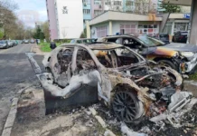 Пет автомобила горяха тази нощ в Бургас