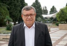 Общински съветници от Камено поискаха оставката на кмета Жельо Вардунски