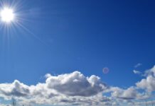 Слънчево начало на деня, следобед с краткотрайни валежи в източните и планинските райони