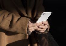 Опит за телефонна измама осуетен в Бургас: Пенсионерка спасена от загуба на 9 300 лева