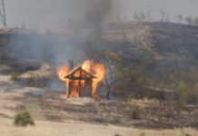 Спасиха жена и две деца от огнената стихия в Бургас: Голям пожар изпепели над 30 къщи