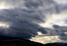 Слънчево над високите части, мъгли в равнините и студено утро