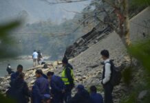 19 загинали при пропадане на автобус в Непал